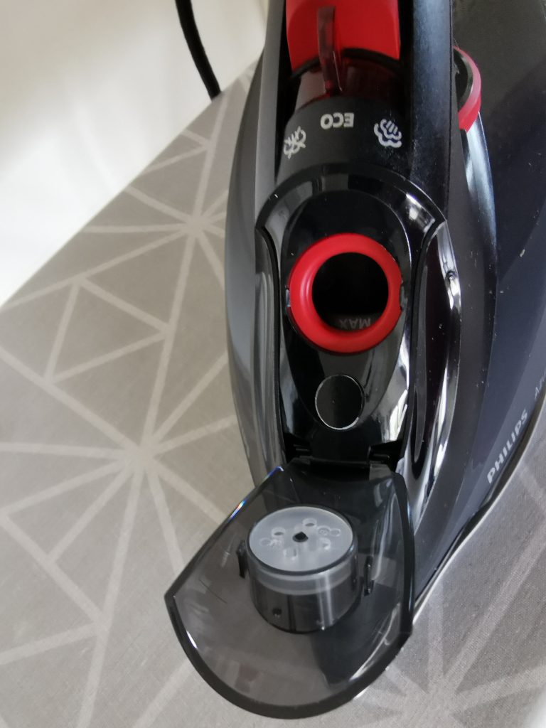 Philips Azur Dampfbügeleisen Wassertank