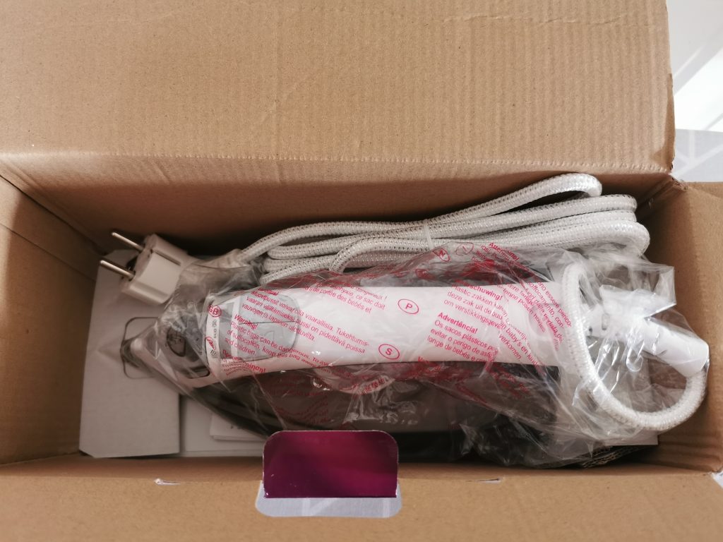 Philips EasySpeed Dampfbügeleisen Verpackung geöffnet