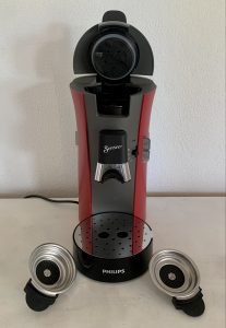 Philips SENSEO® Select CSA240:91 Kaffeepadmaschine von vorne mit Padhalter
