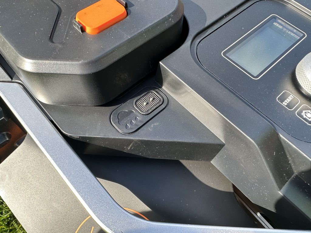 Regensensor des Worx Vision M600 Mähroboters