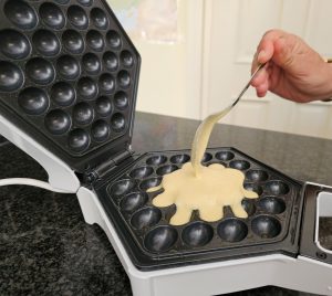 Rosenstein & Söhne Bubble Waffelmaker Teigzugabe