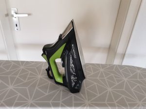 Rowenta DW6330 Eco Intelligence Dampfbügeleisen Seitenansicht stehend
