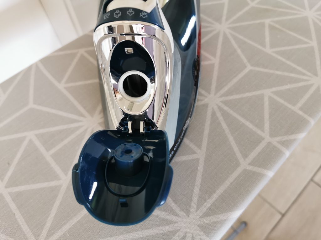 Russel Hobbs Cordless Bügeleisen Wassertank