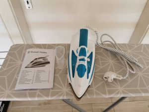 Russell Hobbs SupremeSteam Pro Dampfbügeleisen Lieferumfang
