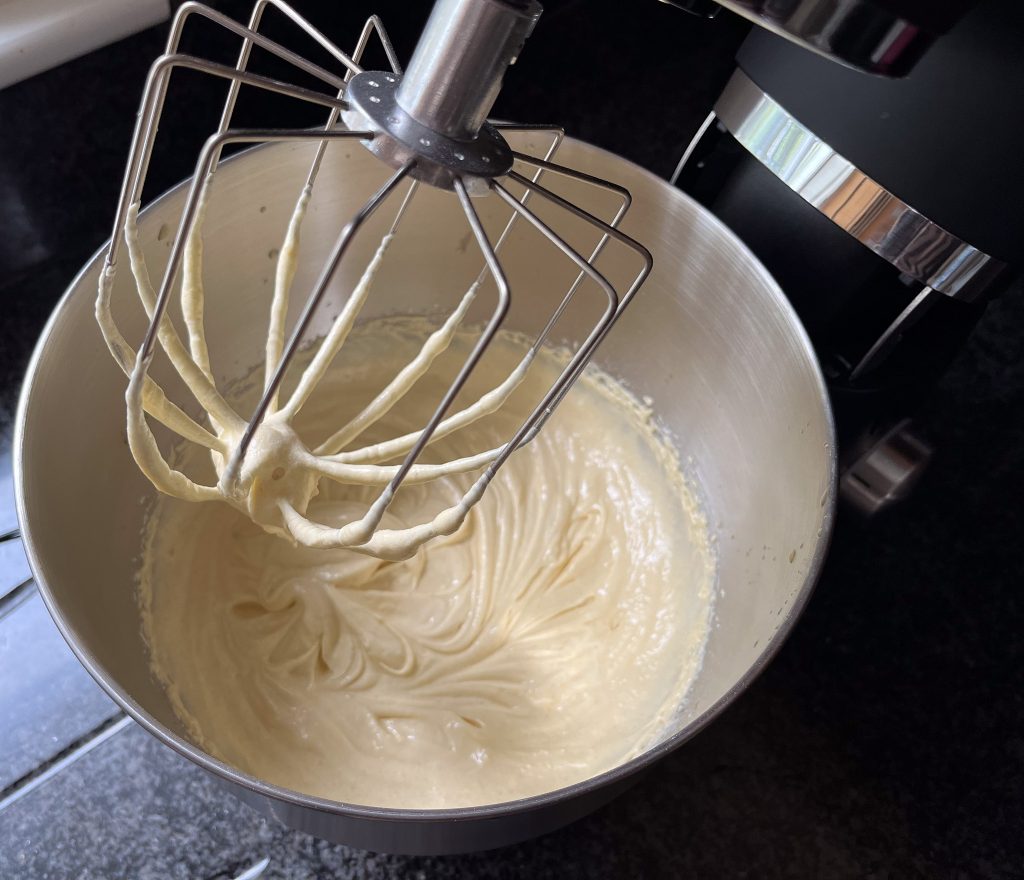 SEVERIN KM 3897 Küchenmaschine Teig fertig