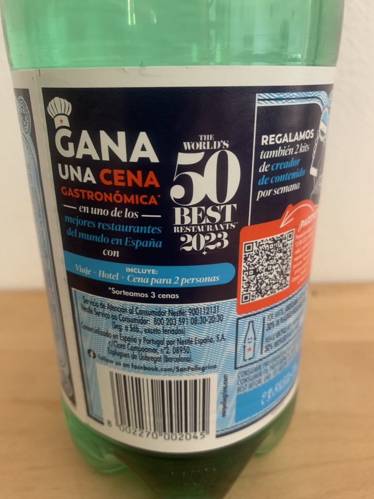 San Pellegrino Mineralwasser Etikett von der Seite