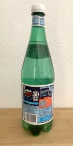 San Pellegrino Mineralwasser Rückseite der Flasche