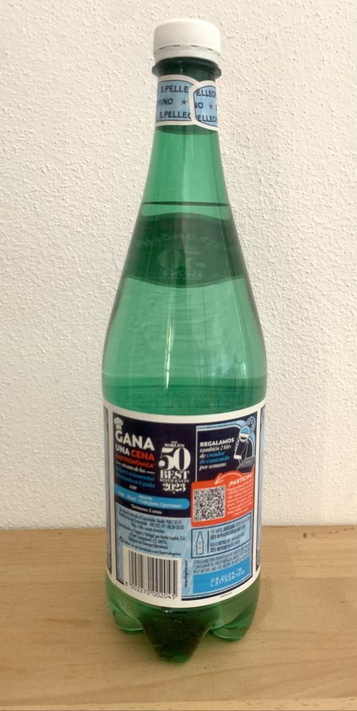 San Pellegrino Mineralwasser Rückseite der Flasche