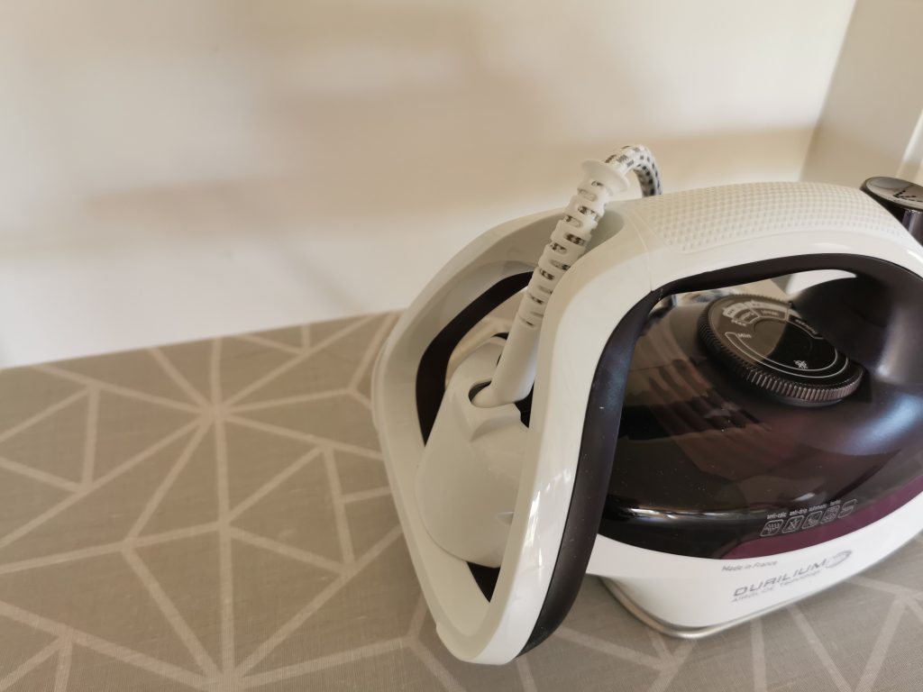 Tefal EasyGliss Plus Bügeleisen Abstellfläche seitlich