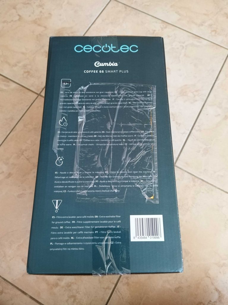 Verpackung der Cecotec Coffee 66 Smart Kaffeemaschine von der rechten Seite