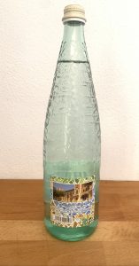 Vichy Catalán Mineralwasser Flasche von hinten