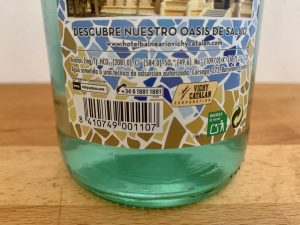 Vichy Catalán Mineralwasser Vorderetikett Seitliche Informationen Nahaufnahme Inhaltsstoffe