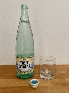 Vichy Catalán Mineralwasser geöffnete Flasche