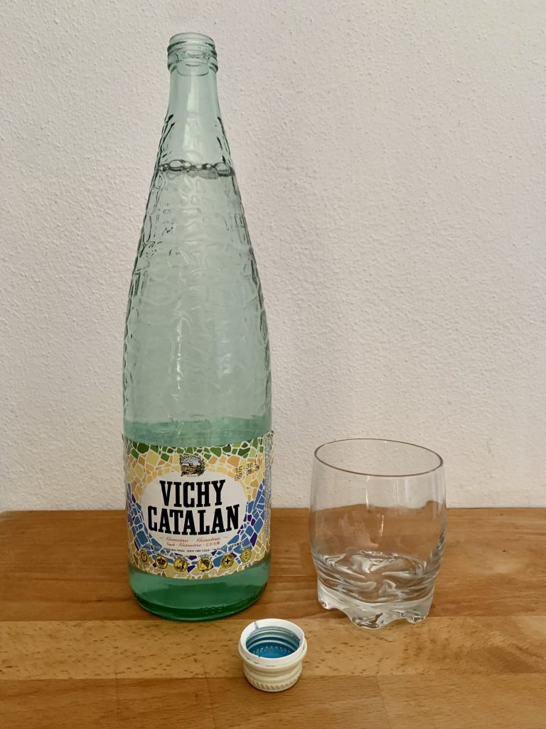 Vichy Catalán Mineralwasser geöffnete Flasche