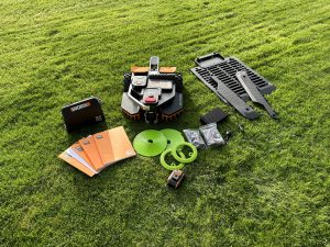 Worx Vision M600 Mähroboter gesamter Lieferumfang