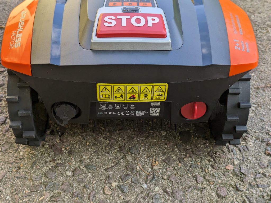 YARDFORCE COMPACT 300RBS Mähroboter Rückseite