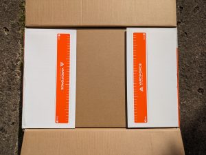 YARDFORCE COMPACT 300RBS Mähroboter Verpackung teilgeöffnet
