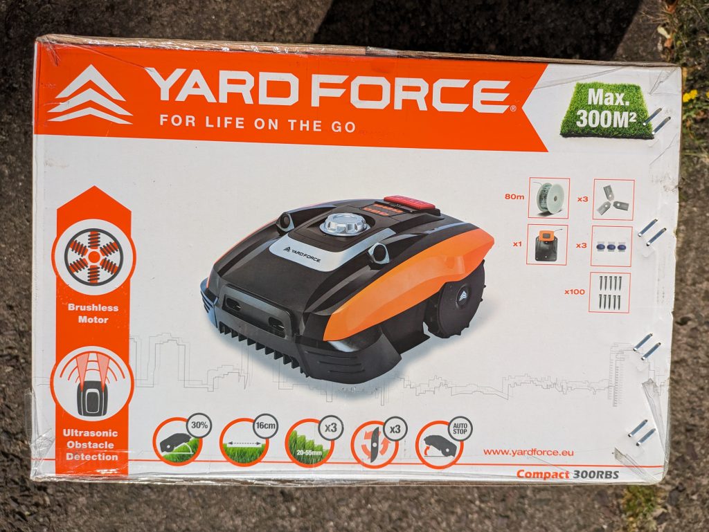 YARDFORCE COMPACT 300RBS Mähroboter Verpackung von links