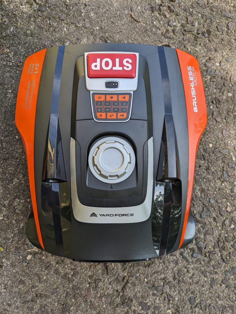 YARDFORCE COMPACT 300RBS Mähroboter von oben