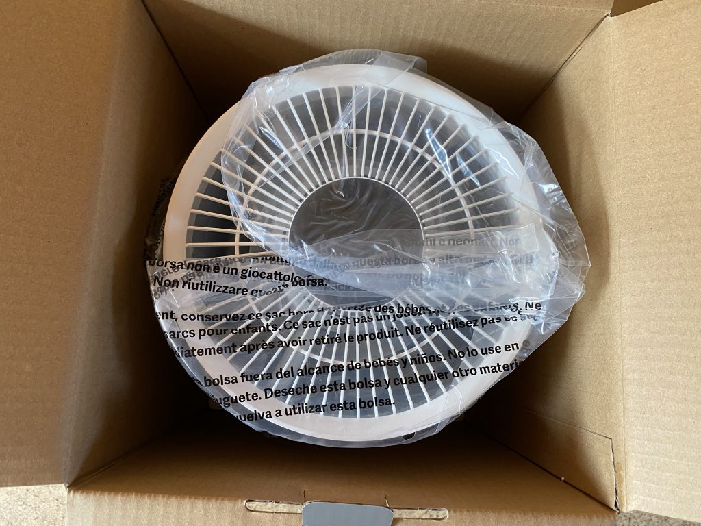 Xiaomi Smart Air Purifier 4 Compact Luftreiniger in der Verpackung