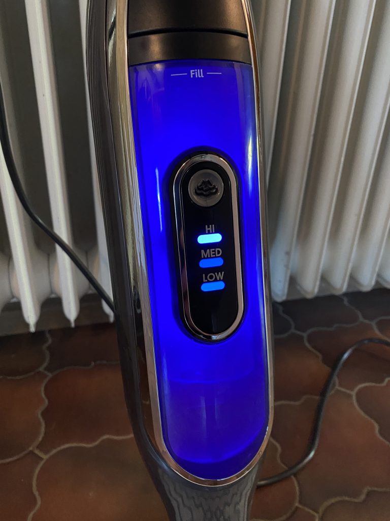 Shark S6003EU Klik n Flip Dampfreiniger beim Aufwärmen