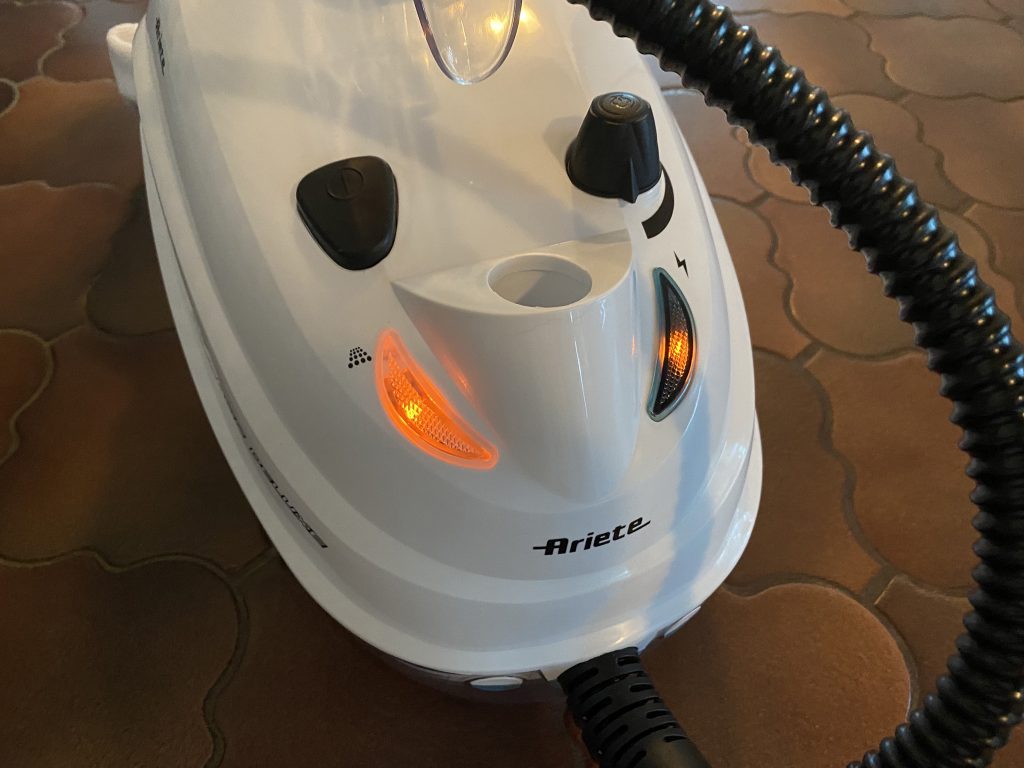 Ariete 4146 XVapor Deluxe Dampfreiniger beim Aufwärmen