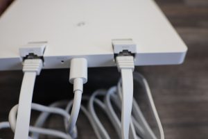 TP-Link Archer Air R5 Router angeschlossene Kabel