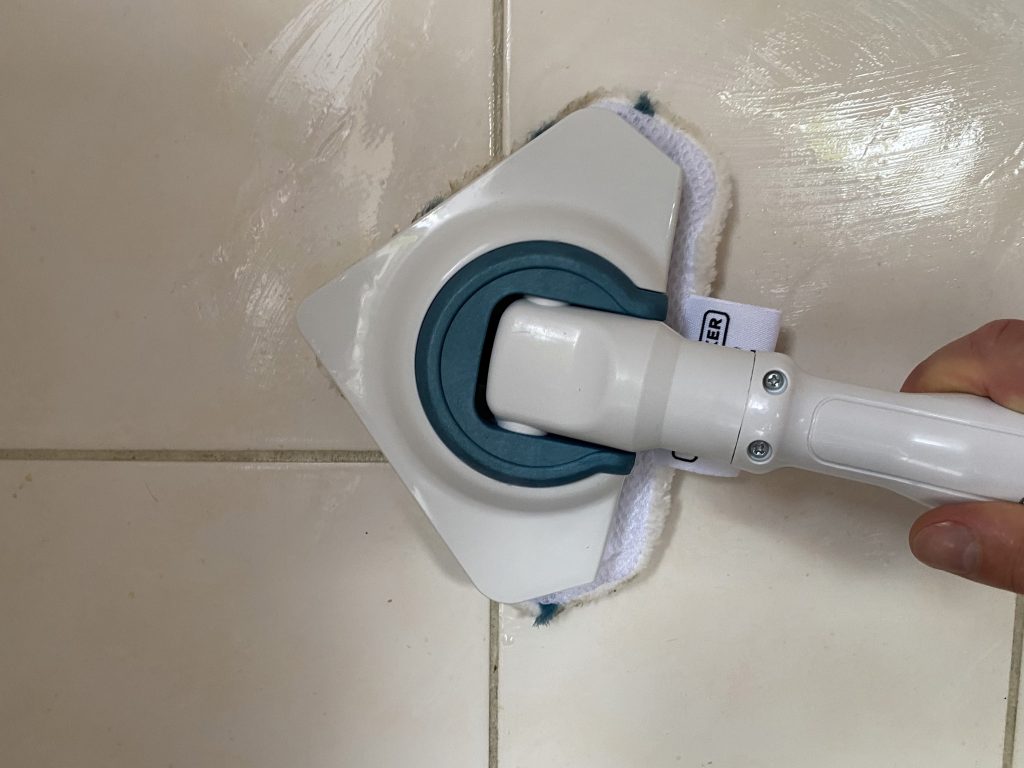 Black-Decker 17 in 1 FSMH1321JMD Dampfreiniger Oberflächenreiniger auf Wandfliesen