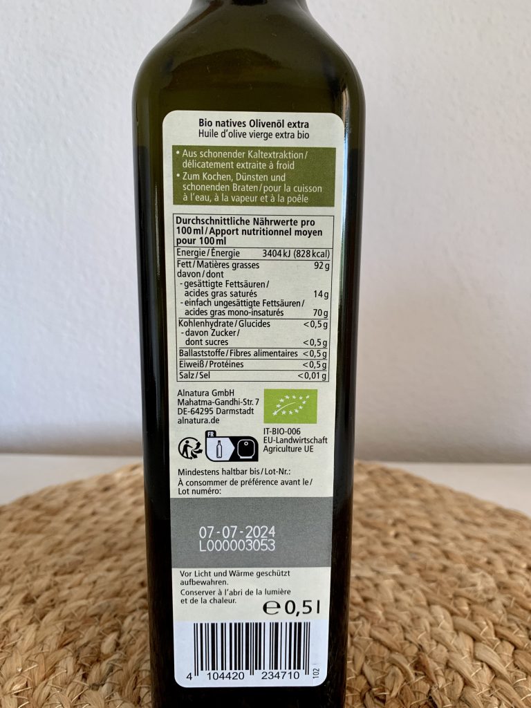 Alnatura Bio-Olivenöl extra rückseitiges Etikett Nahaufnahme