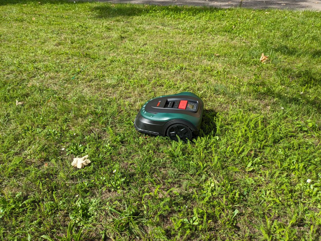 Bosch Home and Garden Indego XS 300 Mähroboter zweites alternatives Foto