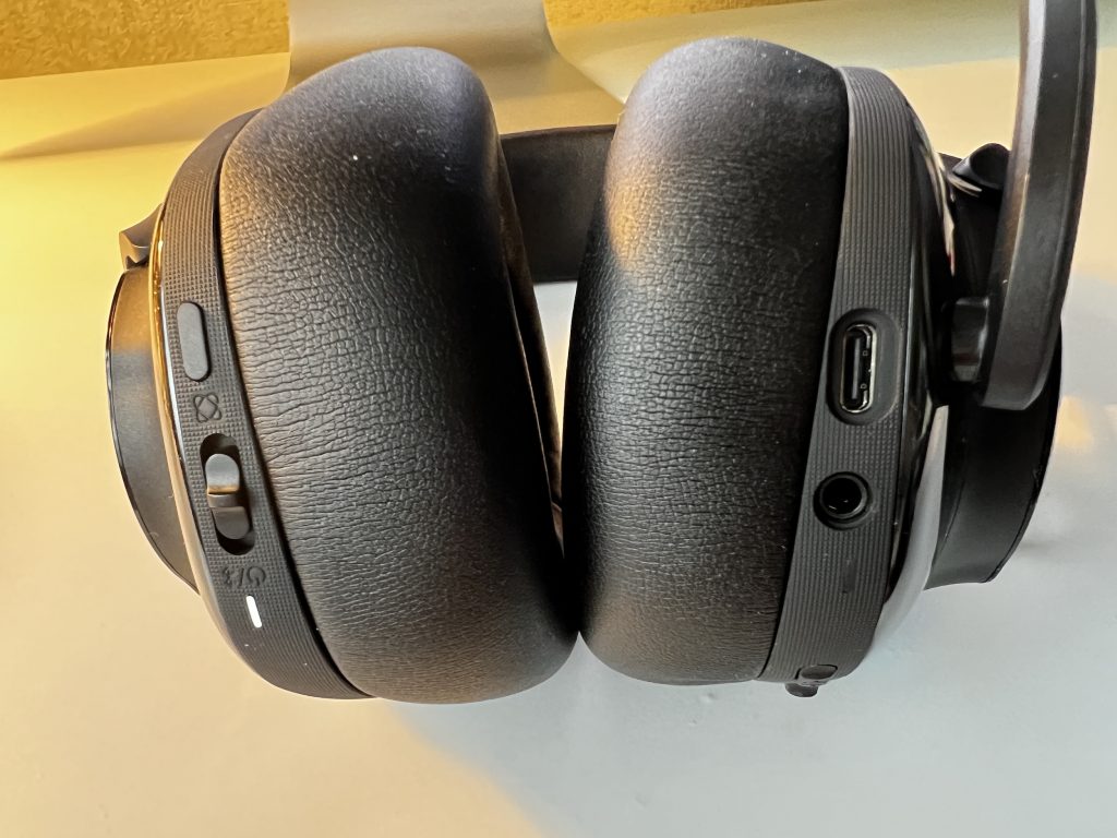 JBL Quantum 910 Headset Bedienelemente