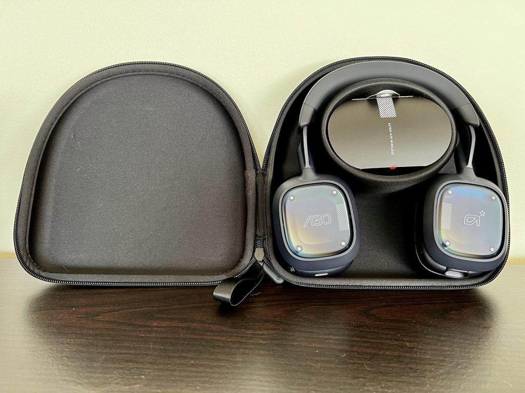 Logitech G Astro A30 Lightspeed Headset in Transportbox