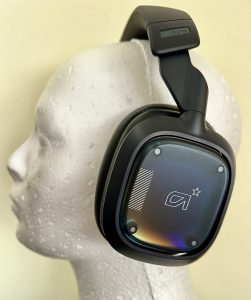 Logitech G Astro A30 Lightspeed Headset von der Seite