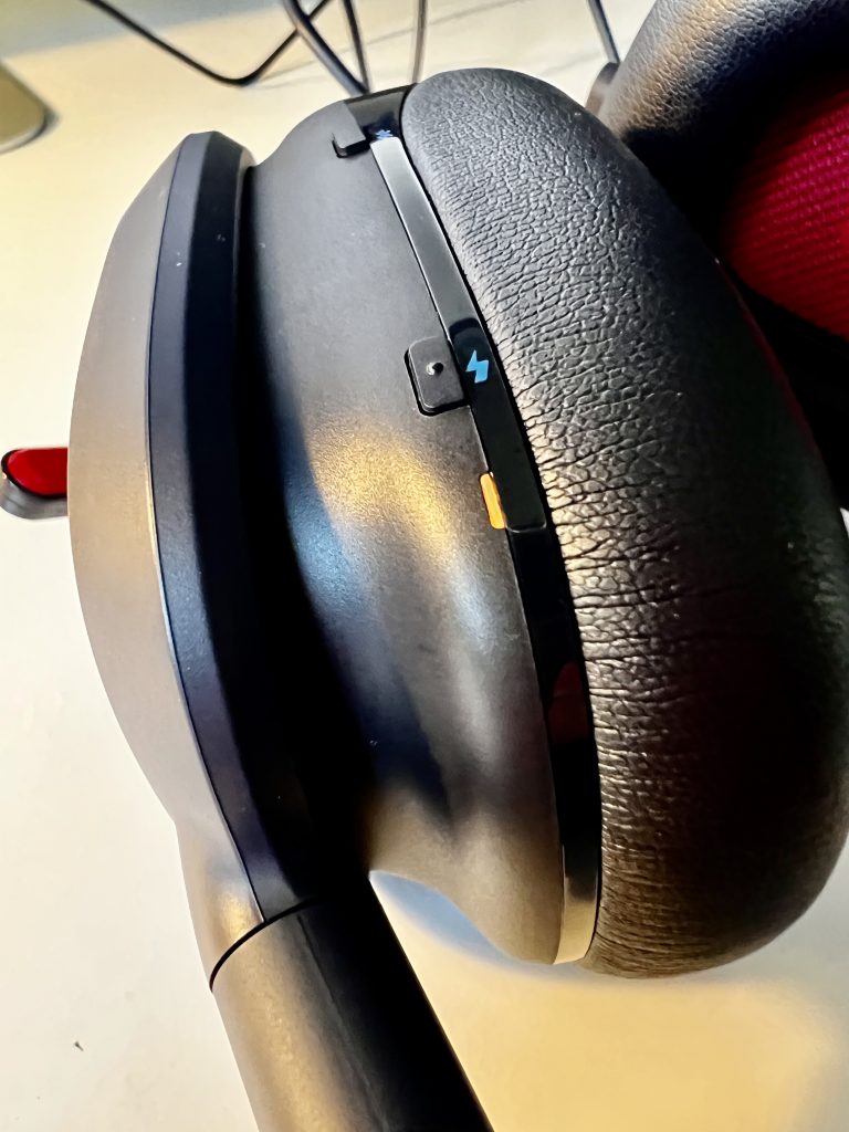 Logitech G Astro A30 Lightspeed Headset LED-Licht
