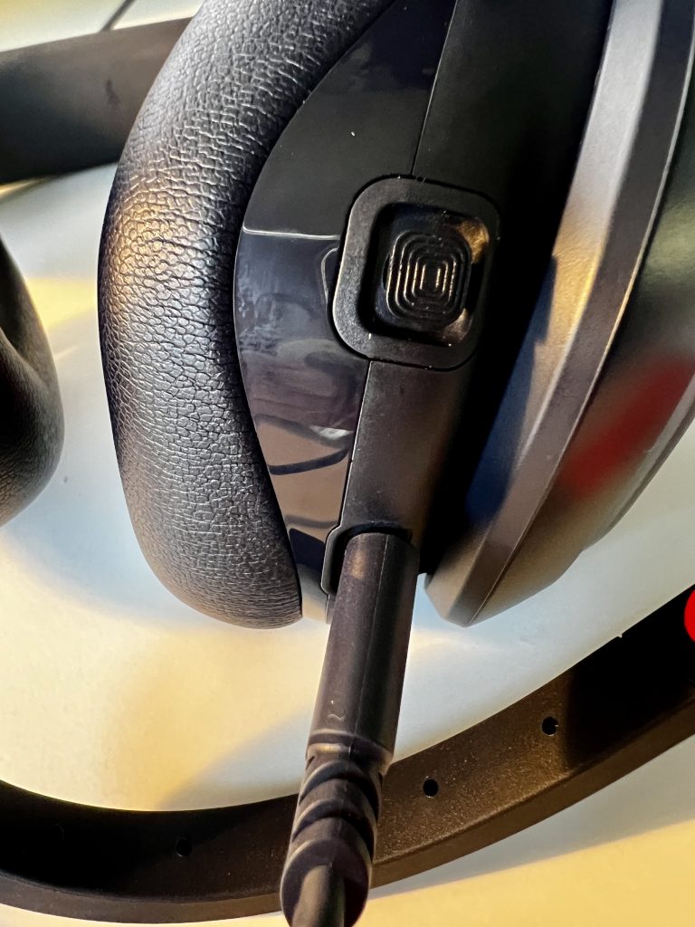 Logitech G Astro A30 Lightspeed Headset mit Ladekabel