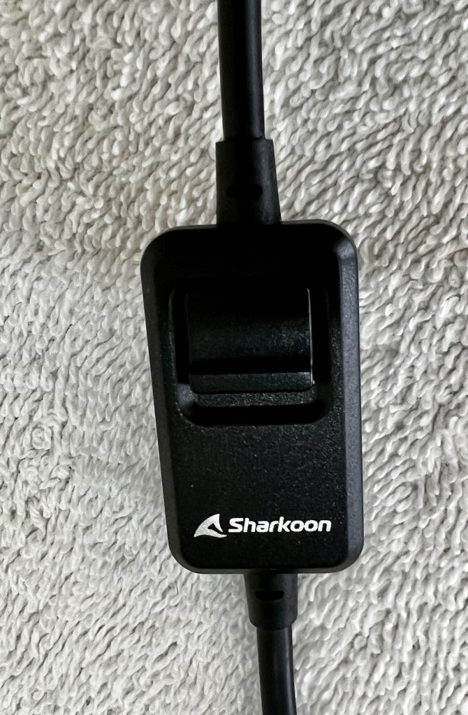Sharkoon Skiller SGH50 Headset Ein- und Ausschalter