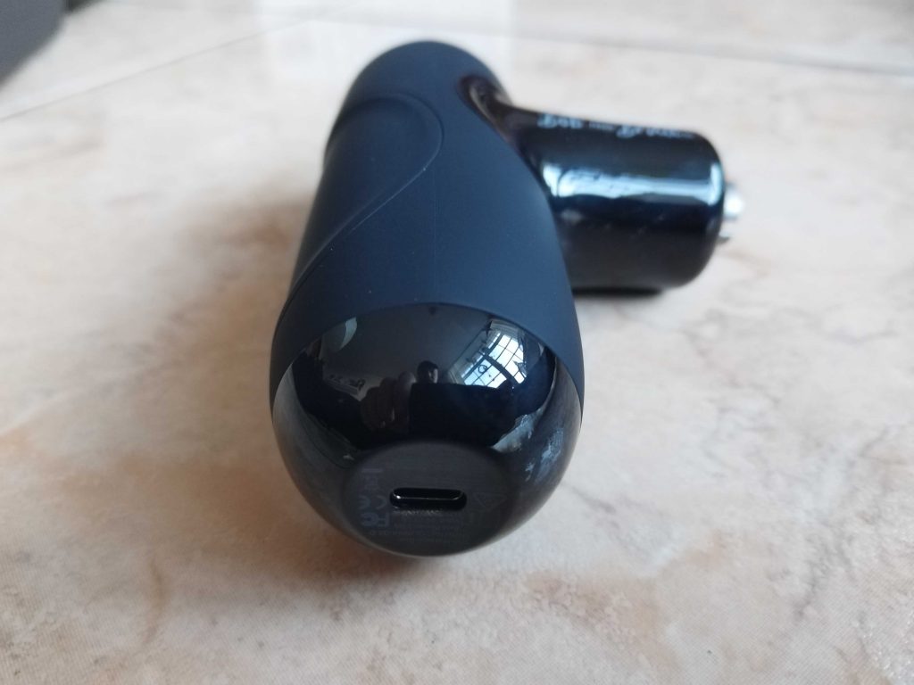 Ladeanschluss der Bob and Brad Q2 Mini Massagepistole