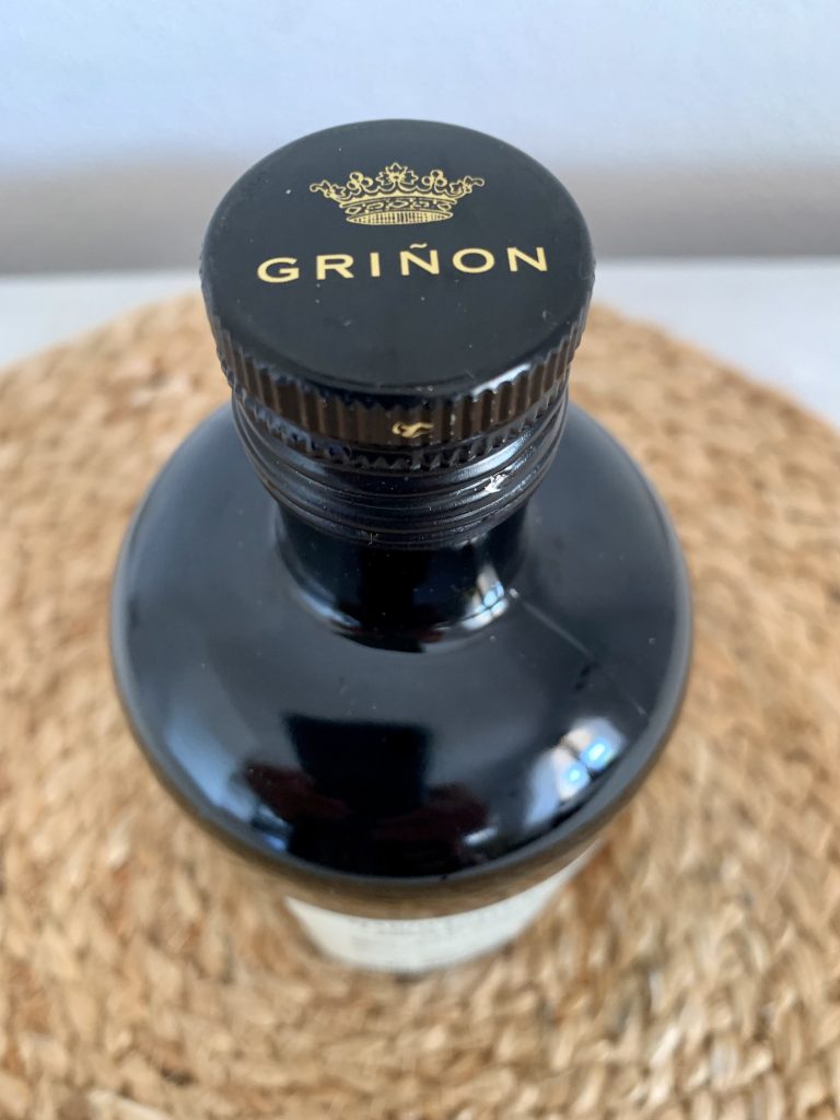 Marqués de Griñon Arbequina Natives Olivenöl extra Verschluss Nahaufnahme