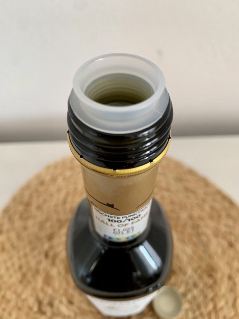 Reserva Familiar Castillo de Canena Picual Natives Olivenöl extra Ausgiesser Nahaufnahme