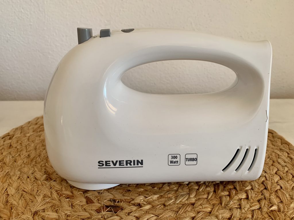 Severin HM 3820 Handmixer Einzelansicht von der Seite