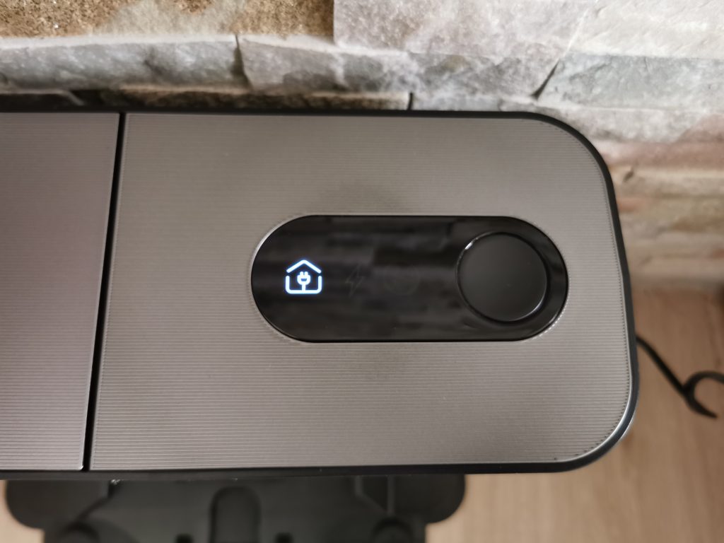 Shark AI Ultra 2-in-1 Saugroboter Display