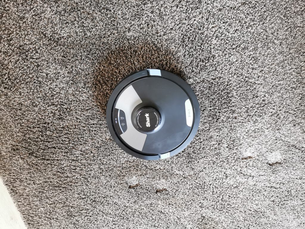 Shark AI Ultra 2-in-1 Saugroboter saugen Teppich 2