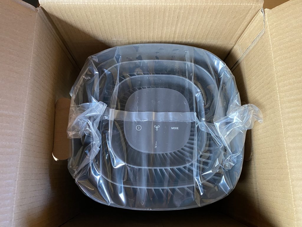 AEG APO50371DG PURE 5000 Luftreiniger in der Verpackung
