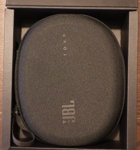 JBL Tour One M2 Kopfhörer Karton offen