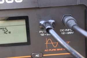 Grecell T-1000 Powerstation Solaranschlüsse mit Stecker