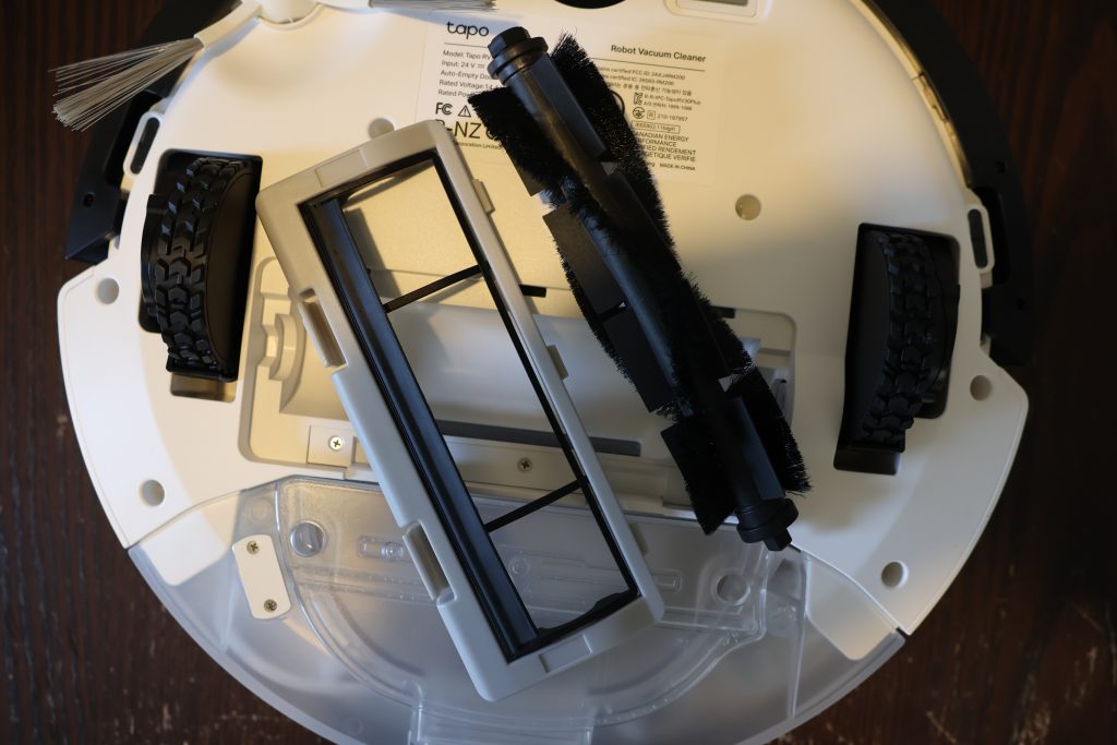 Tapo RV30 Plus Saug-Wisch-Roboter Bürste abmontiert