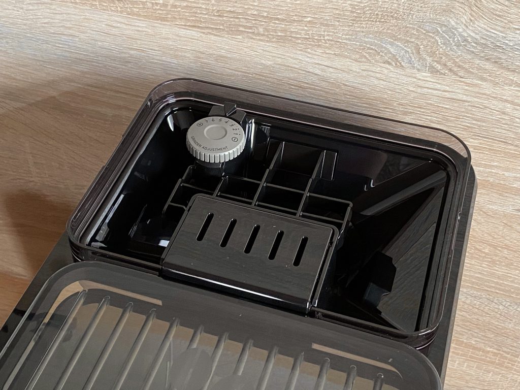 DeLonghi Eletta Explore Cold Brew ECAM450-86-T Kafeevollautomat Kaffeebohnenfach mit Mahlgradeinstellung