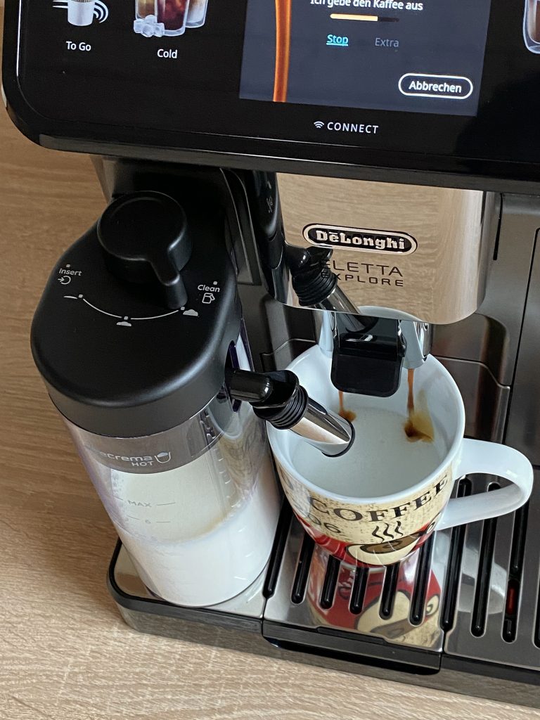 DeLonghi Eletta Explore Cold Brew ECAM450-86-T Kafeevollautomat Latte Macchiato Zubereitung