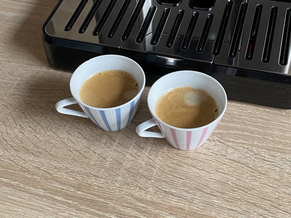 DeLonghi Eletta Explore Cold Brew ECAM450-86-T Kafeevollautomat Espresso fertig
