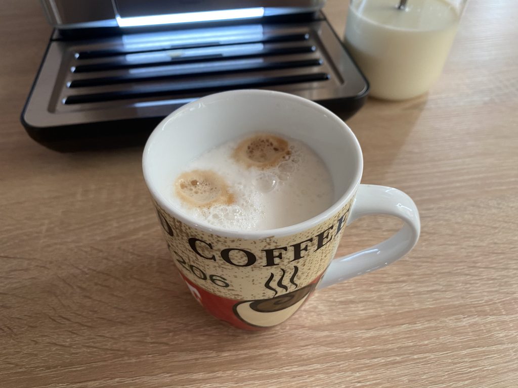WMF Perfection 680 Kaffeevollautomat zubereiteter Latte Macchiato